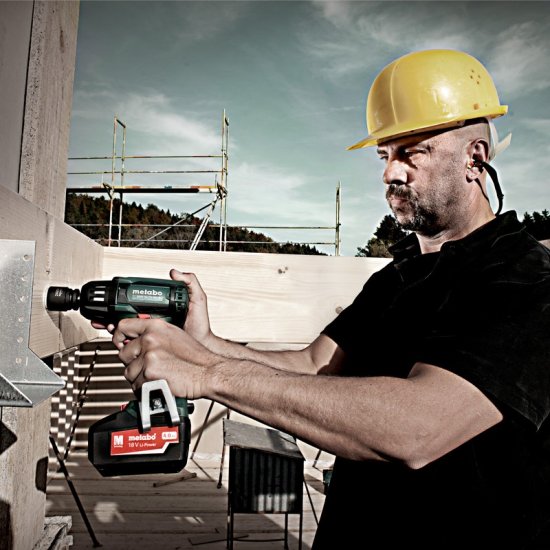 Metabo SSW 18 LTX 400 BL akkus 18V ütvecsavarozó, szénkefementes 400Nm 0-2150/min, külső négylap 1/2